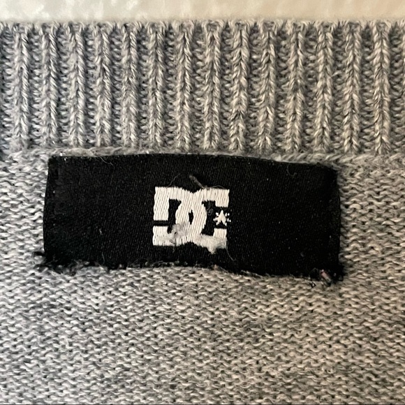 DC Gray with Green/Black Stripes Crew Neck Sweater Size Small - Picture 2 of 12